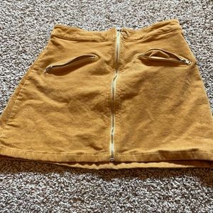 Flattering zip up skirt